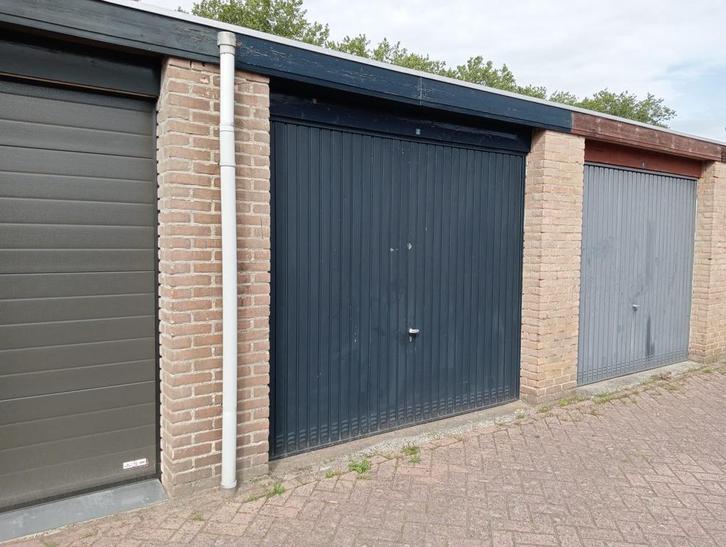 Garageboxen gezocht. Opknappers, met of zonder inboedel, Auto diversen, Autostallingen en Garages