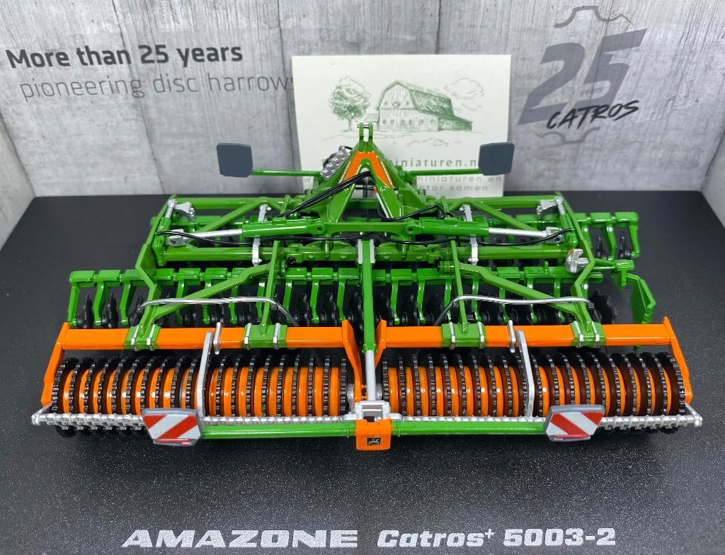 Amazone Catros+ 5003-2 schijveneg 1:32 Universal Hobbies, Ophalen of Verzenden, Nieuw, Tractor of Landbouw, Universal Hobbies