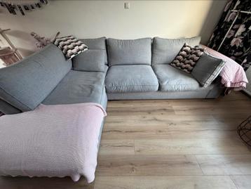 Room108 L-bank met lounge beschikbaar voor biedingen