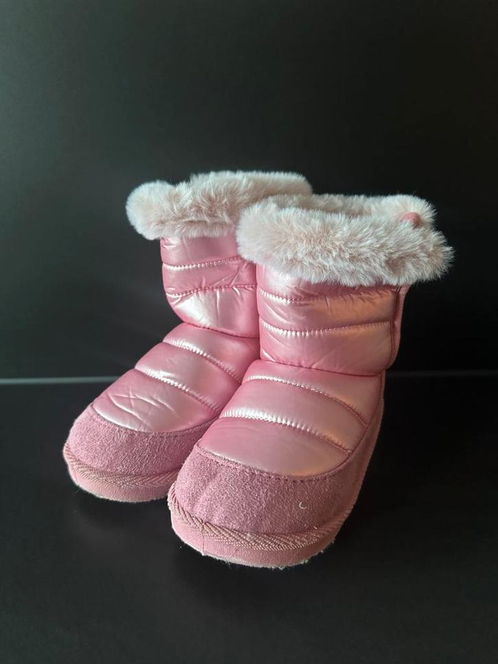 Snowboots maat 28, ideaal voor dit weer ️, Kinderen en Baby's, Babykleding | Schoentjes en Sokjes, Zo goed als nieuw, Meisje, Laarsjes