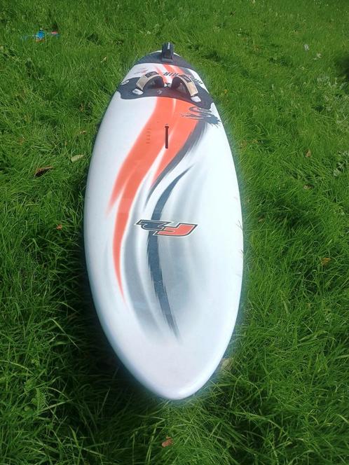 TK F2 Max 2 Air met vin en losse Carbon vin., Watersport en Boten, Windsurfen, Gebruikt, Plank, Ophalen