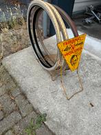 Vintage Vredestein fietsbanden met display, Fietsen en Brommers, Fietsonderdelen, Gebruikt, Band, Ophalen of Verzenden, .