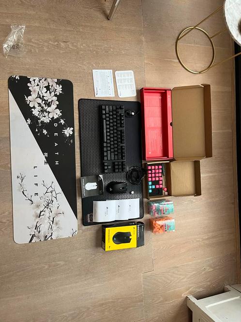 HyperX Alloy Origins Core + Corsair Muis + Keycaps, Computers en Software, Toetsenborden, Zo goed als nieuw, Qwerty, Bedraad, Gaming toetsenbord