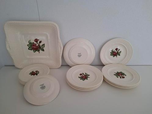 Wedgwood Moss rose gebakschoteltjes en serveerschaal, Huis en Inrichting, Keuken | Servies, Gebruikt, Schaal of Schalen, Wedgwood