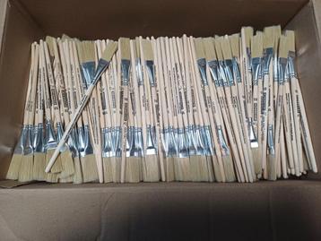 Ca. 500 kwasten  beschikbaar voor biedingen