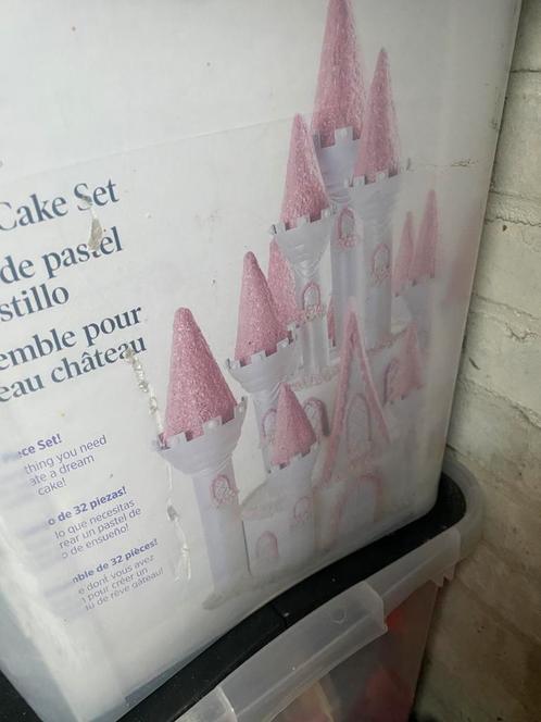 Heel veel bakspullen ivm beëindigen hobby taartenbakken, Hobby en Vrije tijd, Taarten en Cupcakes maken, Zo goed als nieuw, Bakvorm