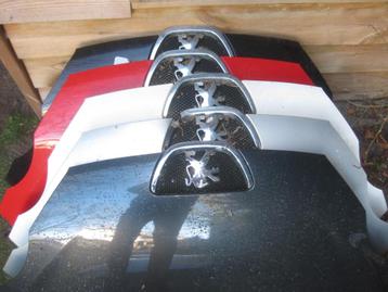 rode voorbumper, scherm , motorkap . bumper voor peugeot 107 beschikbaar voor biedingen