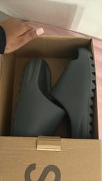 Yeezy slides nieuw maat 40, Kleding | Heren, Schoenen, Ophalen of Verzenden, Zo goed als nieuw