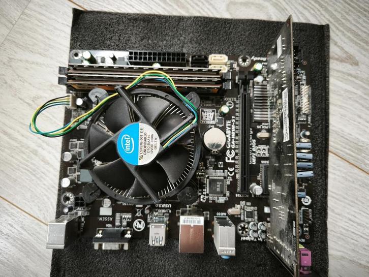 Set Intel i5 4de gen + MOBO + 8GB RAM, Computers en Software, Desktop Pc's, Gebruikt, Ophalen of Verzenden