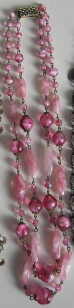 Ketting van roze glazen en plastic kralen, Ophalen, Zo goed als nieuw, Roze, Overige materialen