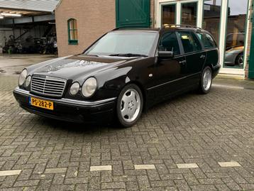 Mercedes-Benz  E55 AMG Combi AUT 2001 Zwart topstaat beschikbaar voor biedingen