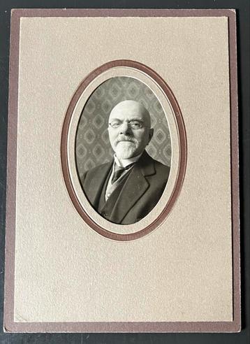 Vintage Portretfoto, 1930, met Passe Partout beschikbaar voor biedingen