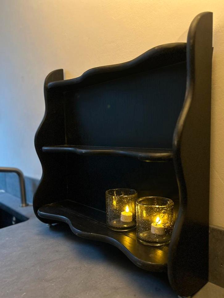 Oud bordenrek wandrek pronkkast sober sleets landelijk, Antiek en Kunst, Curiosa en Brocante, Ophalen