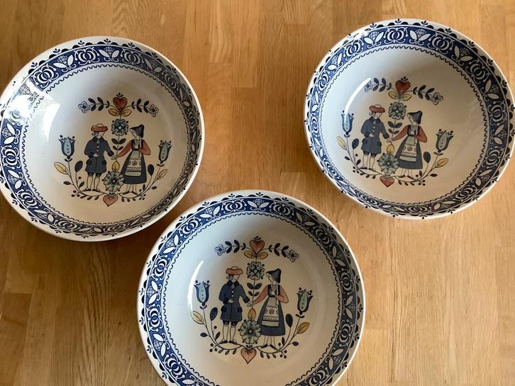 Johnson Brothers schaal Hearts and  Flowers 3x, Antiek en Kunst, Antiek | Servies los, Ophalen of Verzenden