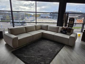 Super prijs! Stijlvolle moderne bank beschikbaar voor biedingen