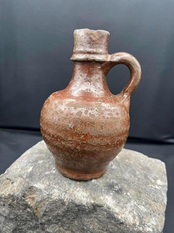 Bodemvondst, 17e eeuws Steengoed Oliekruikje Kruik Kannetje beschikbaar voor biedingen