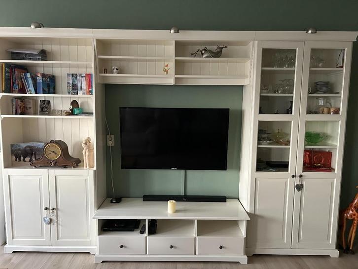 Wit wandmeubel, Huis en Inrichting, Kasten | Wandmeubels, Zo goed als nieuw, 200 cm of meer, 300 cm of meer, 25 tot 50 cm, Met lade(s)