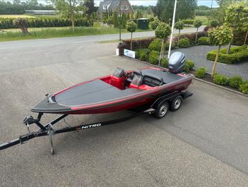 Veelzijdige visboot/speedboot compleet met motor en trailer  beschikbaar voor biedingen