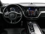 Volvo XC60 2.0 T8 T.E. 390 PK AWD R-DESIGN + BOWERS & WILKIN, Auto's, Volvo, Gebruikt, Euro 6, 4 cilinders, Blauw