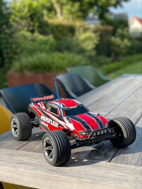 Traxxas rustler, Hobby en Vrije tijd, Modelbouw | Radiografisch | Auto's, Zo goed als nieuw, Auto offroad, Elektro, Schaal 1:10
