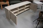 Mooie licht tv-meubel dressoir kast met 2 deuren 140 cm., Huis en Inrichting, Kasten | Televisiemeubels, Ophalen, 100 tot 150 cm