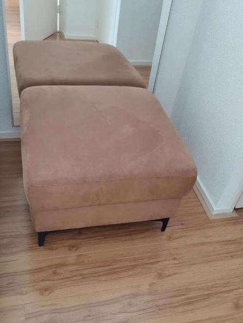 Hokker, footstool bruin stof, brown textile 68x68x45cm, Huis en Inrichting, Banken | Voetenbanken en Poefen, Gebruikt, 50 tot 75 cm