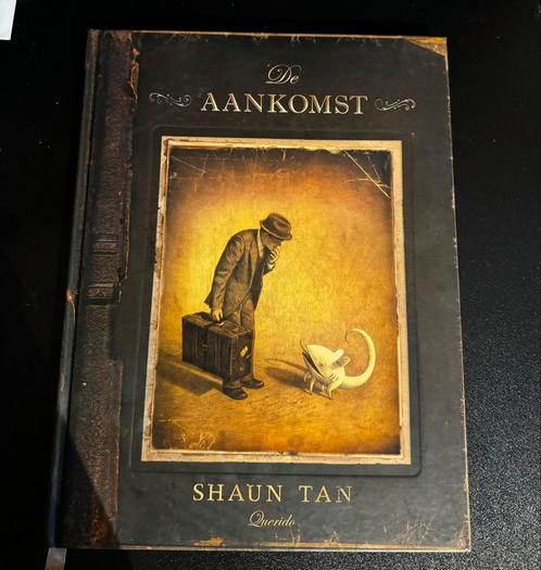 Shaun Tan - De Aankomst, Boeken, Prentenboeken en Plaatjesalbums, Zo goed als nieuw, Ophalen of Verzenden