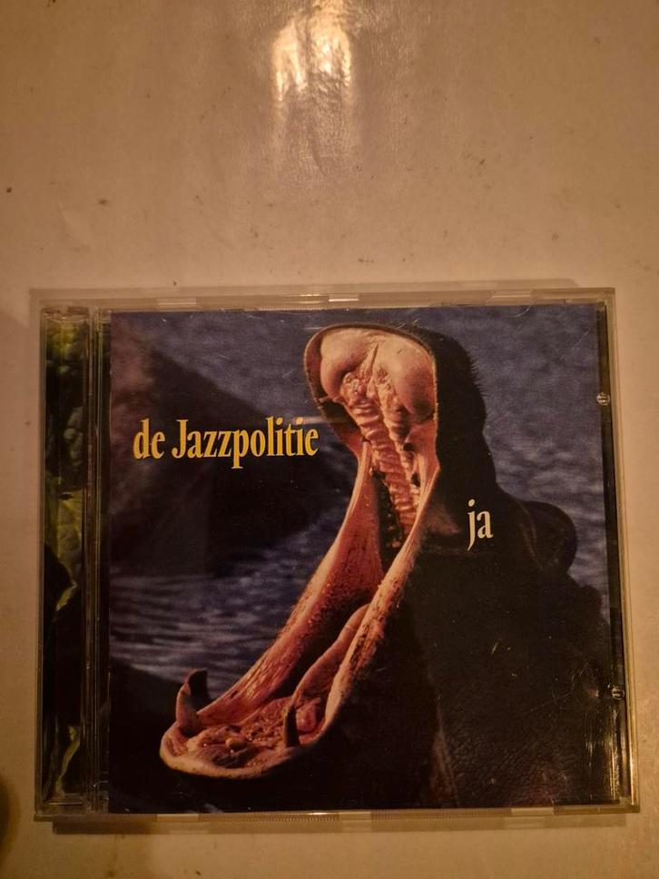 De Jazzpolitie - Ja. Cd. 1995, Cd's en Dvd's, Cd's | Nederlandstalig, Gebruikt, Levenslied of Smartlap, Ophalen of Verzenden
