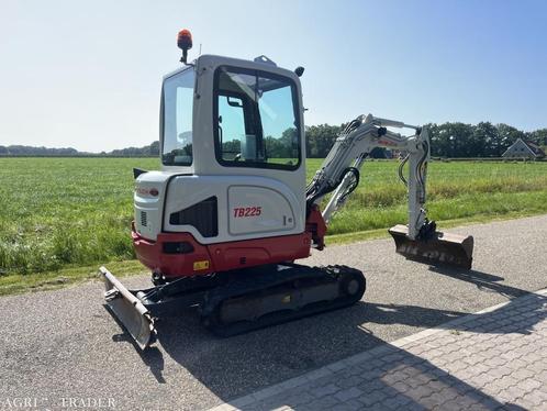 Takeuchi TB225 BJ 2020, Zakelijke goederen, Machines en Bouw | Kranen en Graafmachines, Graafmachine, Ophalen of Verzenden