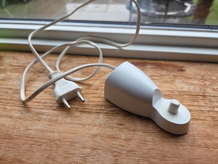 Braun 4729 Oplader - Overbodig, Witgoed en Apparatuur, Persoonlijke-verzorgingsapparatuur, Gebruikt, Mondverzorging, Ophalen of Verzenden