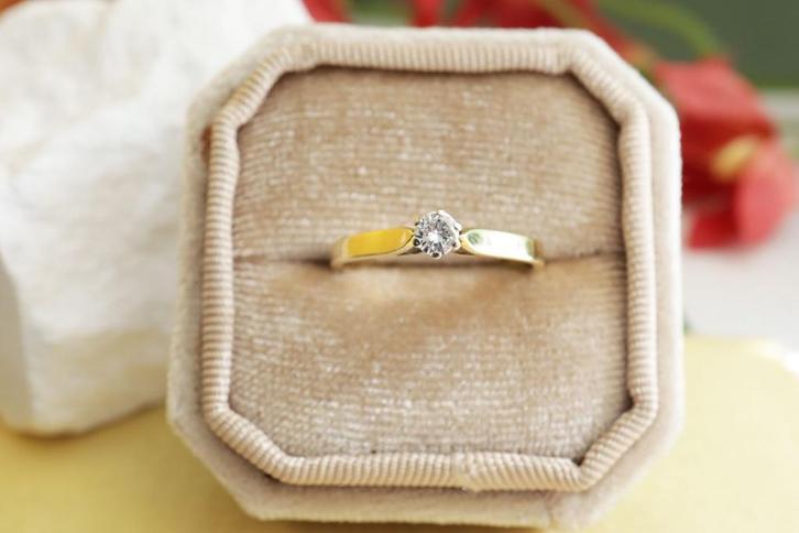 14 Karaat Gouden Solitair Ring Met 0.14ct Diamant, Sieraden, Tassen en Uiterlijk, Ringen, Zo goed als nieuw, Dame, 17 tot 18, Goud