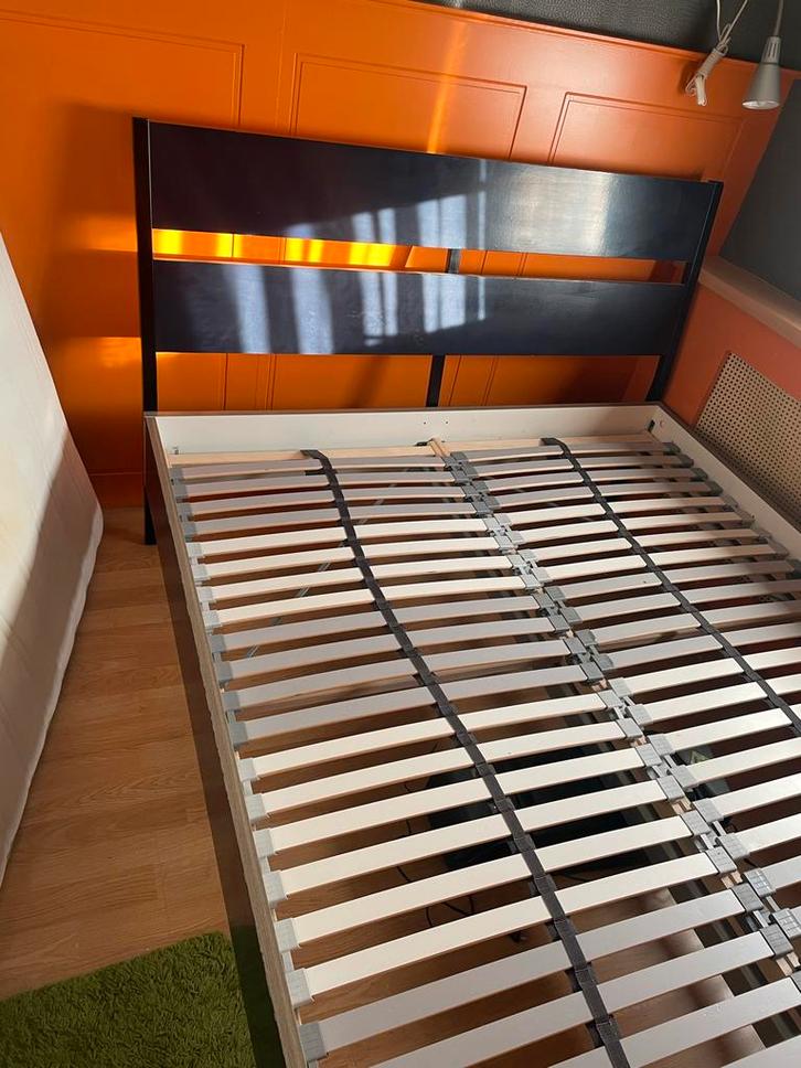 IKEA bedframe 140x200,  incl. lattenbodem | moet zsm weg, Huis en Inrichting, Slaapkamer | Bedden, Zo goed als nieuw, Twijfelaar