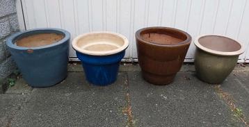 Te koop: 4 kleurrijke bloempotten beschikbaar voor biedingen