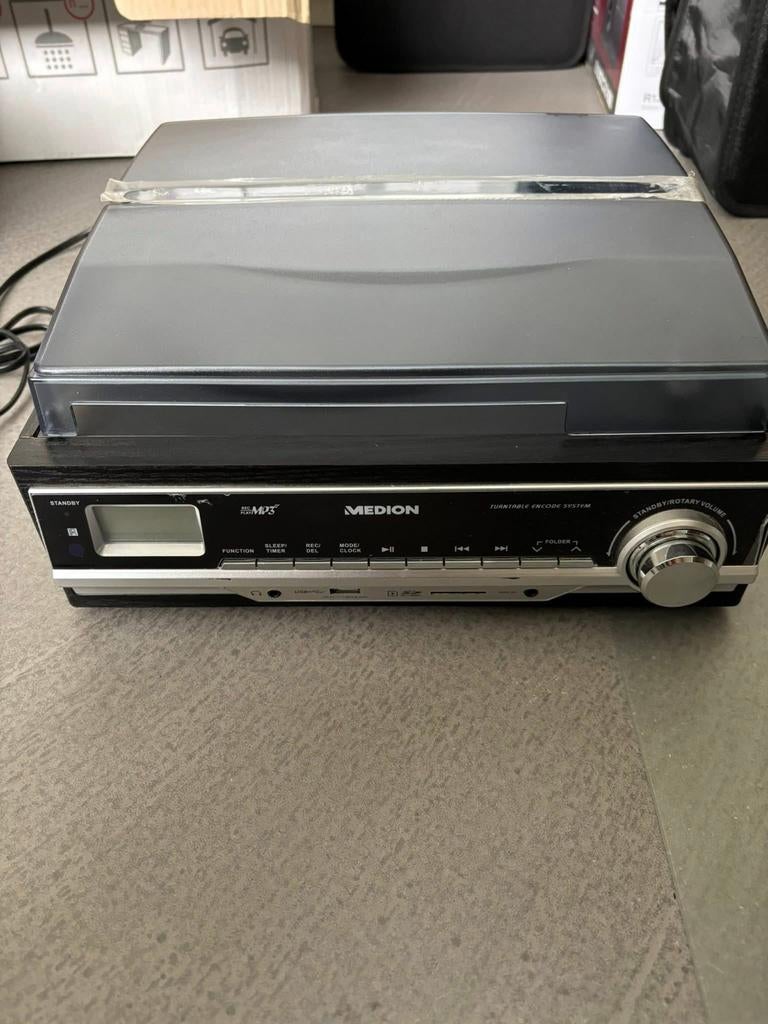 Medion Retro Muziekcenter Platenspeler Cassette USB/SD, Audio, Tv en Foto, Platenspelers, Gebruikt, USB-aansluiting, Platenspeler