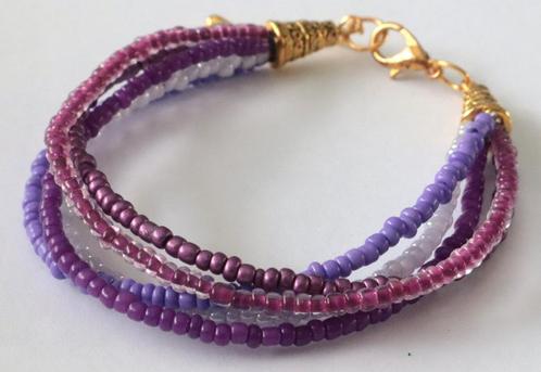 Armband met 5 laagjes in mooie paarse /roze tinten, Sieraden, Tassen en Uiterlijk, Armbanden, Nieuw, Overige materialen, Paars