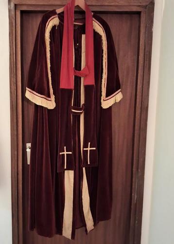 Sinterklaaskostuums en Pietenpakken beschikbaar voor biedingen