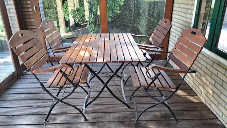 Teak en gietijzeren bistro tafel met 4 stoelen, Tuin en Terras, Tuinsets en Loungesets, Gebruikt, Tuinset, Teakhout, 4 zitplaatsen