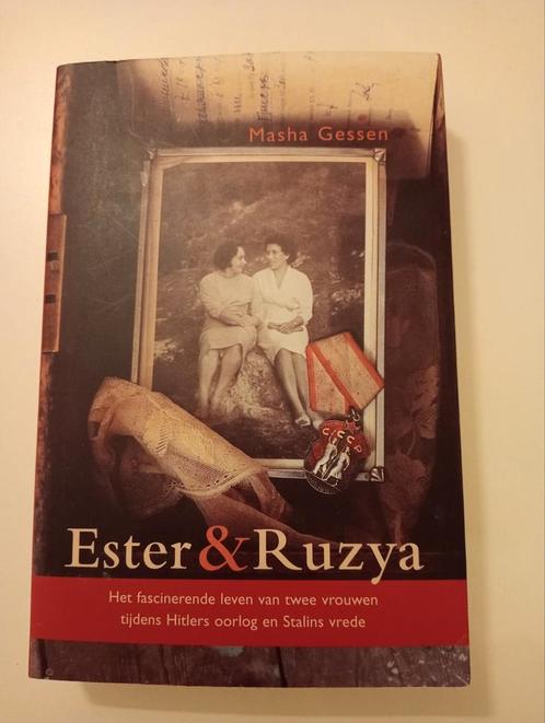 Masha Gessen - Ester & Ruzya, Boeken, Overige Boeken, Gelezen, Ophalen of Verzenden