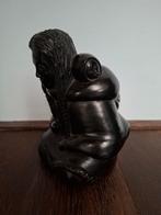 Handgesneden zwart spekstenen beeldje eskimo inuit moeder, Ophalen of Verzenden, Nieuw, Mens