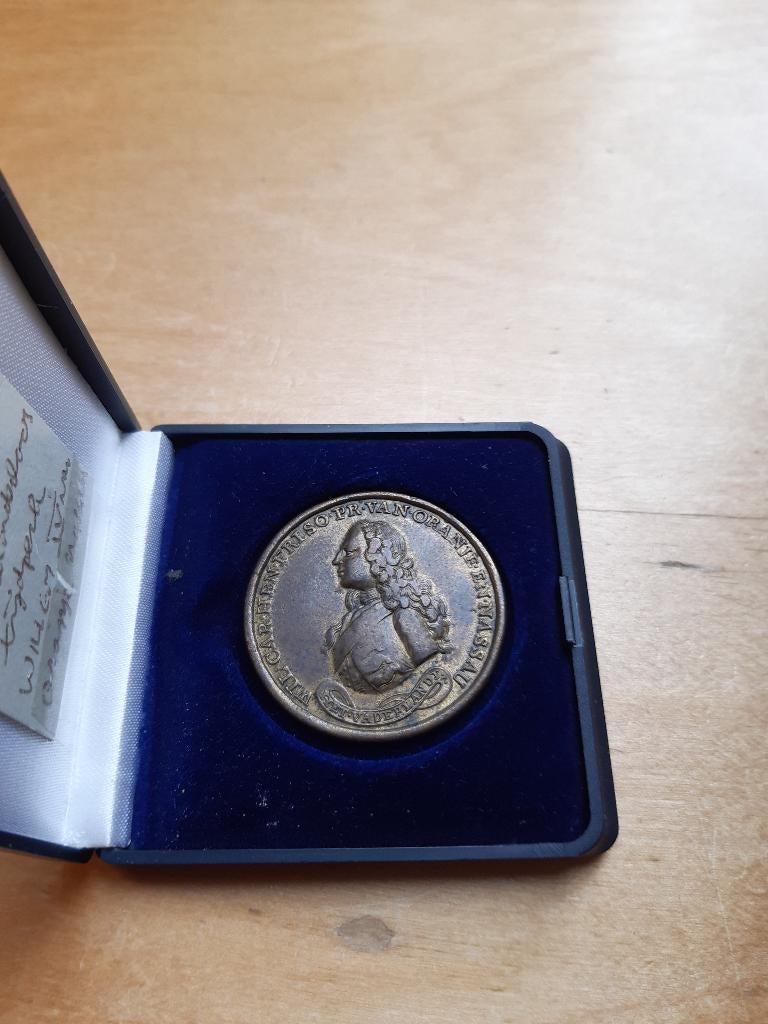 Penning benoeming stadhouder Willem IV 1747 Franse inval, Ophalen of Verzenden, Overige materialen, Nederland