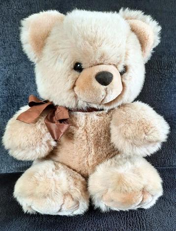 Mooie, pluche teddy beer beschikbaar voor biedingen