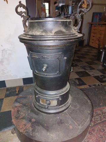 Oude potkachel + gas aansluiting beschikbaar voor biedingen