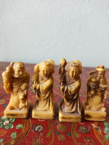 Vier prachtige kleine vintage beeldjes  beschikbaar voor biedingen