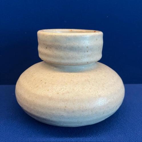 Mobach vaasje van 11,5 cm hoog, Antiek en Kunst, Antiek | Vazen, Ophalen of Verzenden