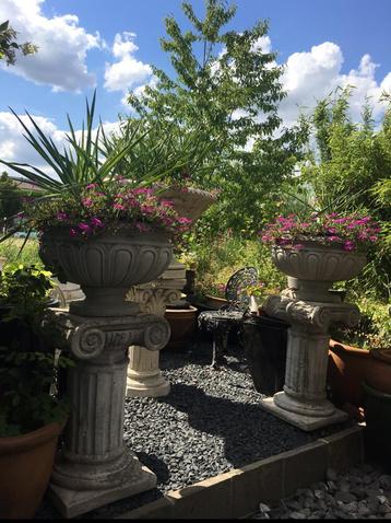 Twee enorme grote oude klassieke antieke Franse jardinière beschikbaar voor biedingen