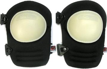 Kniebeschermer genau gear pro beschikbaar voor biedingen