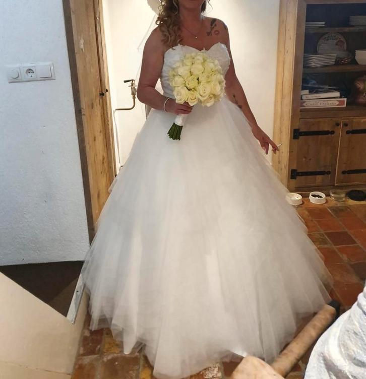 Trouwjurk te Koop!, Kleding | Dames, Trouwkleding en Trouwaccessoires, Zo goed als nieuw, Trouwjurk, Wit, Ophalen of Verzenden