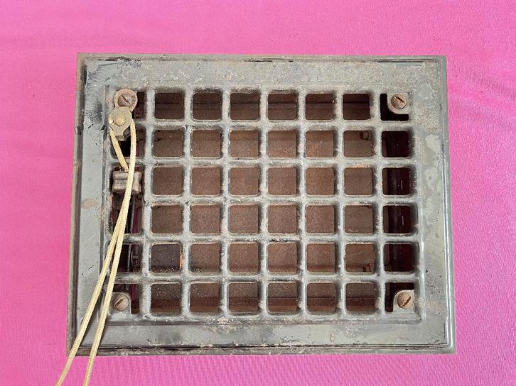 Oude gietijzeren ventilatie rooster, ontluchting roosters, Huis en Inrichting, Woonaccessoires | Overige, Gebruikt, Ophalen of Verzenden