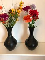 2 Hongaarse handwerkvazen (Nadudvar), Ophalen of Verzenden