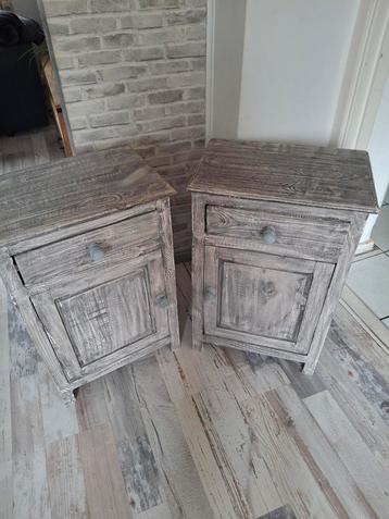 Brocante Nachtkastjes - Set van 2 beschikbaar voor biedingen